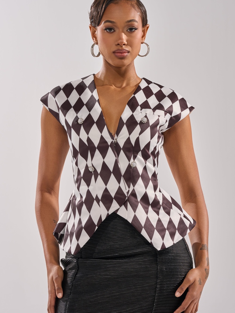 AKIRA GUESS WHO V-NECK BLOUSE Size S